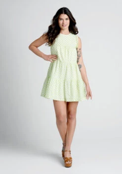 Day Tripping In Eyelet Flower Fields Trapeze Dress -ModCloth 10132008 whtmu 3