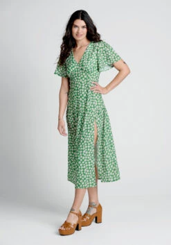 Touch Grass And Smile Midi Dress 8 Touch Grass And Smile Midi Dress -ModCloth 20005241 multi 3