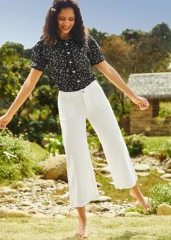 Daydreamer's Delight Black Peter Pan Collar Button-Up Blouse 11 Daydreamer's Delight Black Peter Pan Collar Button-Up Blouse -ModCloth 2025 01 16ModCloth8110