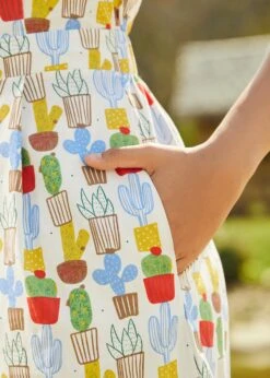 ModCloth Ivory Floral Print – Twist & Shout Series Vintage Overall Dress 10 ModCloth Ivory Floral Print – Twist & Shout Series Vintage Overall Dress -ModCloth 2025 01 16ModCloth8386 b91fe6c2 641b 40c5 8cda ab4c78c71fa5