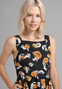 ModCloth Black Truth Or Square Fit And Flare Dress – Spooky Cat & Jack-O-Lantern Print 11 ModCloth Black Truth Or Square Fit And Flare Dress – Spooky Cat & Jack-O-Lantern Print -ModCloth 206226 boo cat black 5