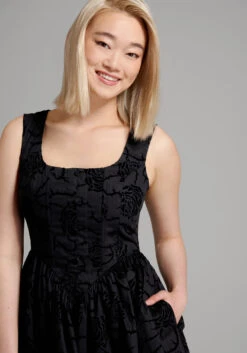 Dangerfield Black Velvet Climbing Roses - Corset Bodice Fit & Flare Mini Dress -ModCloth 206264 blk 3