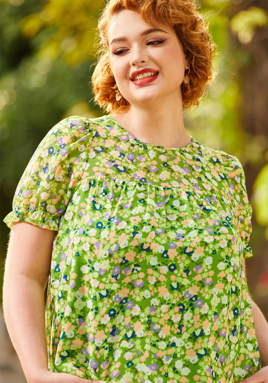 A Gorgeous Gathering Smock Top - Spring Green Floral Vintage-Inspired Puff Sleeve Blouse 8 A Gorgeous Gathering Smock Top - Spring Green Floral Vintage-Inspired Puff Sleeve Blouse - Image 6