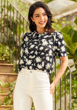 ModCloth Made For Merriment Black Daisy and Bumblebee Peter Pan Collar Button-Up Top -ModCloth 206834 bumble bees bloom 4