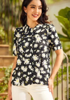 ModCloth Made For Merriment Black Daisy and Bumblebee Peter Pan Collar Button-Up Top -ModCloth 206834 bumble bees bloom 5