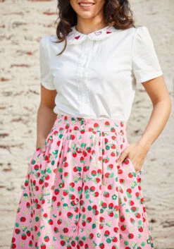 ModCloth Pink Strawberry Dream Print A-Line Skirt – Vintage High-Rise Button-Front Midi Skirt 11 ModCloth Pink Strawberry Dream Print A-Line Skirt – Vintage High-Rise Button-Front Midi Skirt -ModCloth 206837 strawberry dream 2