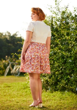 Dolls On Parade Berry Blooms Floral – Tiered Ruffle High-Waisted A-Line Skirt 16 Dolls On Parade Berry Blooms Floral – Tiered Ruffle High-Waisted A-Line Skirt -ModCloth 206850 berry blooms 7