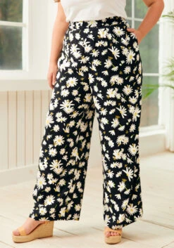 Sunbeam Seeker Cropped Pant -ModCloth 207247 BLK PLUS 2
