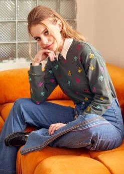 ModCloth Drive-In Diva Stormy Shadow Sweatshirt – Dark Gray Contrast Collar Retro Long Sleeve Top 11 ModCloth Drive-In Diva Stormy Shadow Sweatshirt – Dark Gray Contrast Collar Retro Long Sleeve Top -ModCloth 207555 DARKGRYSKULLPR 5