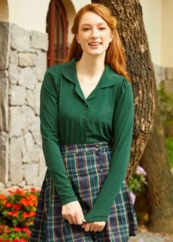 Bee's Knees V-Neck Henley -ModCloth 207601 FORESTGRN 4