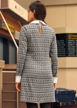 Transitional Timepiece Contrast Collar Shift Dress 9 Transitional Timepiece Contrast Collar Shift Dress -ModCloth 207722 BLKSnowfake 3