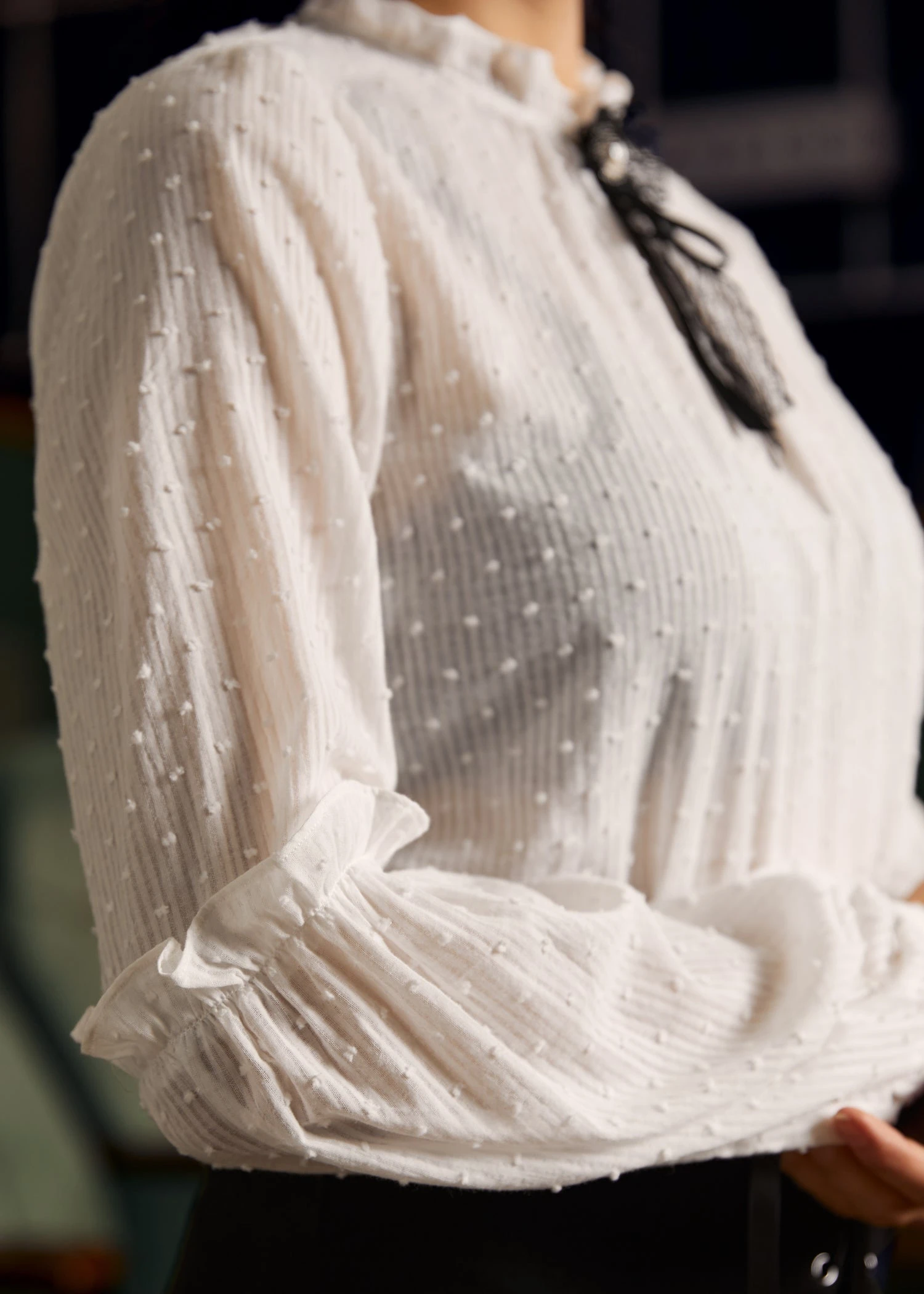 Bygone Beauty Vanilla Mist Ivory Balloon Sleeve Blouse – Vintage Keyhole Blouse 8 Bygone Beauty Vanilla Mist Ivory Balloon Sleeve Blouse – Vintage Keyhole Blouse - Image 6