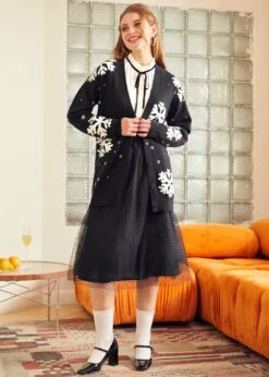 Whispers of Winter Black & White Snowflake Cardigan – V-Neck Button-Up Knit with Pockets -ModCloth 207854 BLK 1