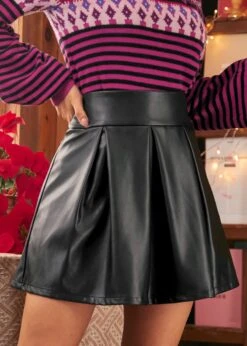 ModCloth Swingin' Rhythms Eclipse Noir – Flippy Hem Vegan Leather Mini Skirt 12 ModCloth Swingin' Rhythms Eclipse Noir – Flippy Hem Vegan Leather Mini Skirt -ModCloth 207881 BLK 6