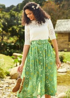 A Dash Of Darling Short Sleeve Pullover Sweater 13 A Dash Of Darling Short Sleeve Pullover Sweater -ModCloth 208077 WHI HP 4