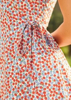 Vintage Vogue Cape Dress -ModCloth 208080 STRAWBERRY 7