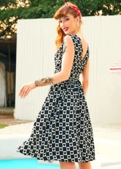 ModCloth Hopeless Romantic Black Queen of Hearts Print – Belted Midi Fit & Flare Dress -ModCloth 208144 BLKHEART 3
