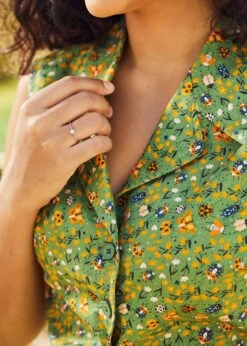 ModCloth Feel The Morning Breeze Green Bug Print Convertible Collar Tie-Waist Shirt -ModCloth 208156 GRNBUGPR 7