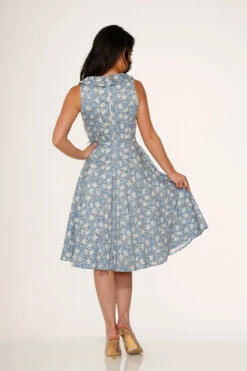 Blue Daisy Floral Swing Dress -ModCloth 23240 Blue Daisy Floral Dress 16