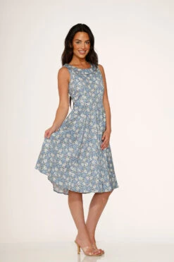 Blue Daisy Floral Swing Dress -ModCloth 23240 Blue Daisy Floral Dress 8