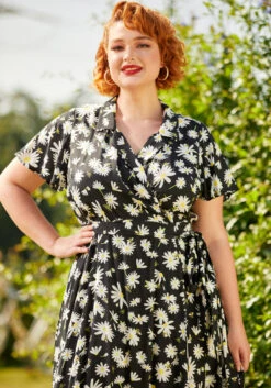 Just Wandering Camp Collar Wrap Dress 21 Just Wandering Camp Collar Wrap Dress -ModCloth 260836 bumble bees bloom 10