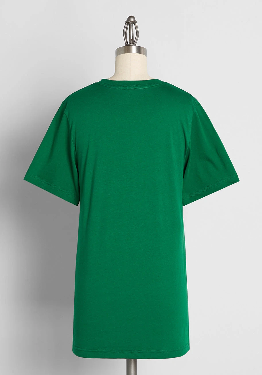 No Brand Green Nibbling On Holiday Cookies – Gingerbread and Candy Cane Motif Graphic Tee 4 No Brand Green Nibbling On Holiday Cookies – Gingerbread and Candy Cane Motif Graphic Tee - Image 2