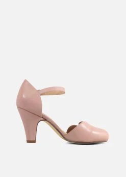 Lover Heart-Shaped Heels -ModCloth 7 1 b75c8235 45fa 465a b53f 1ced3ebcb48c