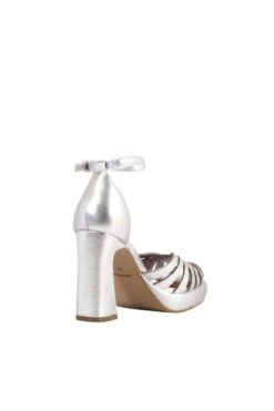 Karmel Retro Platform Heels -ModCloth KARMEL SILVER 1 PhotoRoom