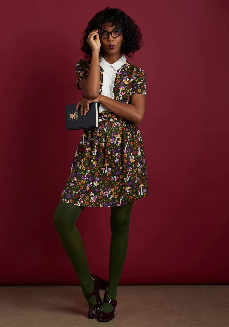 Yes, Darling Moss Green Mushroom Print Fit and Flare Dress – 70s Vintage Mini with Contrast Collar 3 Yes, Darling Moss Green Mushroom Print Fit and Flare Dress – 70s Vintage Mini with Contrast Collar