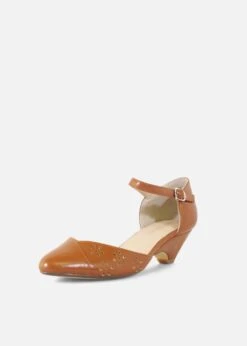 Percy Retro Flats -ModCloth PERCY TAN 1 0ad59af7 5e48 4c59 a7f1 124f7e8fd514