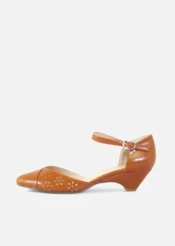Percy Retro Flats -ModCloth PERCY TAN 2 e8830943 8f96 4730 bdcb 49269a0a41ab