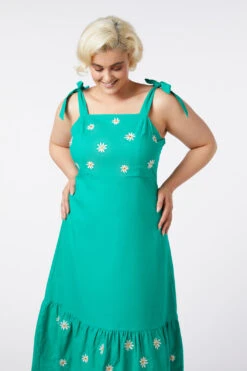 Pattie Embroidered Midi Dress -ModCloth PGFV155105 016 9