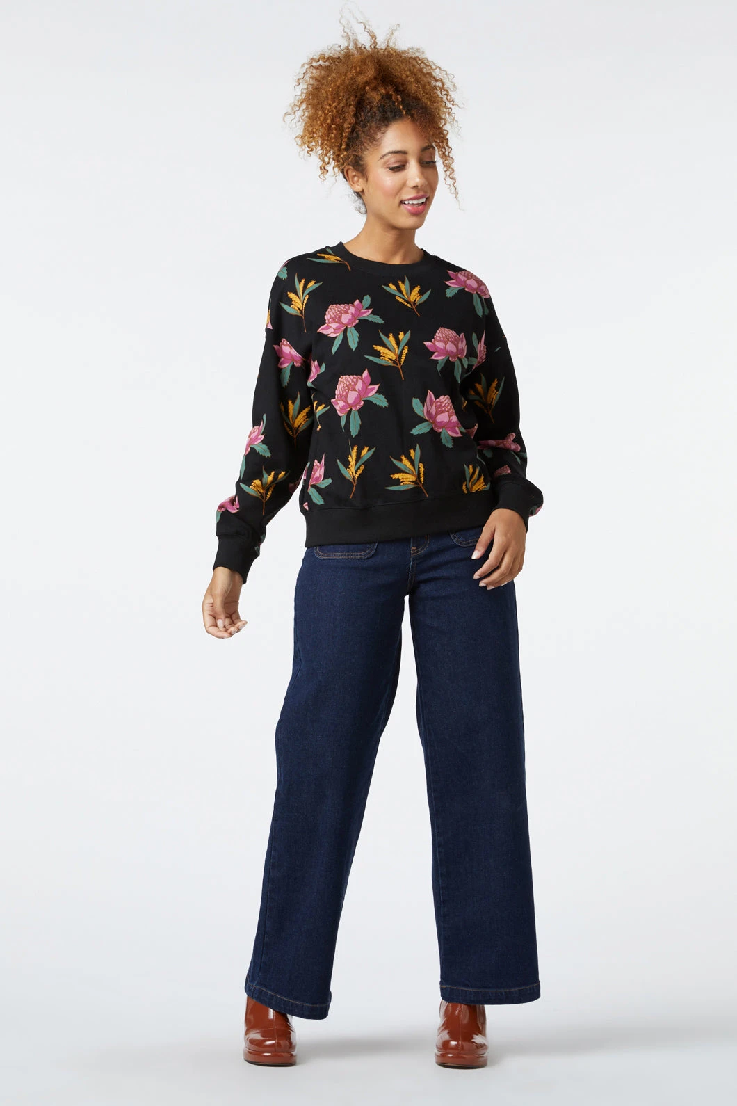 Josie Crewneck 4 Josie Crewneck - Image 2