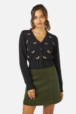 Princess Highway Plum Purple Bee Embroidered – Scallop Trim V-Neck Cardigan 16 Princess Highway Plum Purple Bee Embroidered – Scallop Trim V-Neck Cardigan -ModCloth PGFX177 001 1