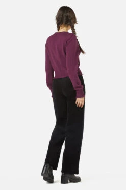 Princess Highway Plum Purple Bee Embroidered – Scallop Trim V-Neck Cardigan 14 Princess Highway Plum Purple Bee Embroidered – Scallop Trim V-Neck Cardigan -ModCloth PGFX177 012 4