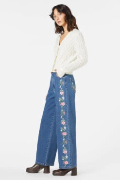 Princess Highway Polly Cardi – Cable and Bobble Texture V-Neck Cropped Cardigan 16 Princess Highway Polly Cardi – Cable and Bobble Texture V-Neck Cropped Cardigan -ModCloth PGFX488 020 4