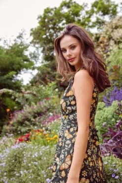 Yvette Butterfly Midi Dress 13 Yvette Butterfly Midi Dress -ModCloth PGFZ028 008 3