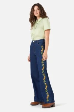 Flower Child Embroidered Jean -ModCloth PGFZ169 420 23