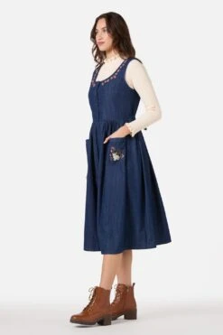 Princess Highway Rabbit Embroidered Indigo Denim Pinafore – Vintage Sleeveless Midi Dress -ModCloth PGFZ259 420 13
